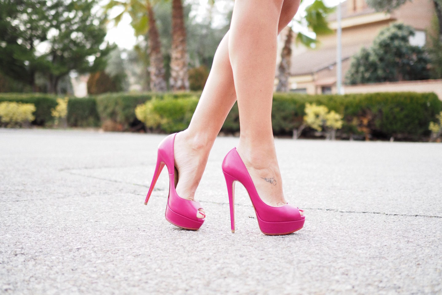 christian louboutin shoes red soles street style