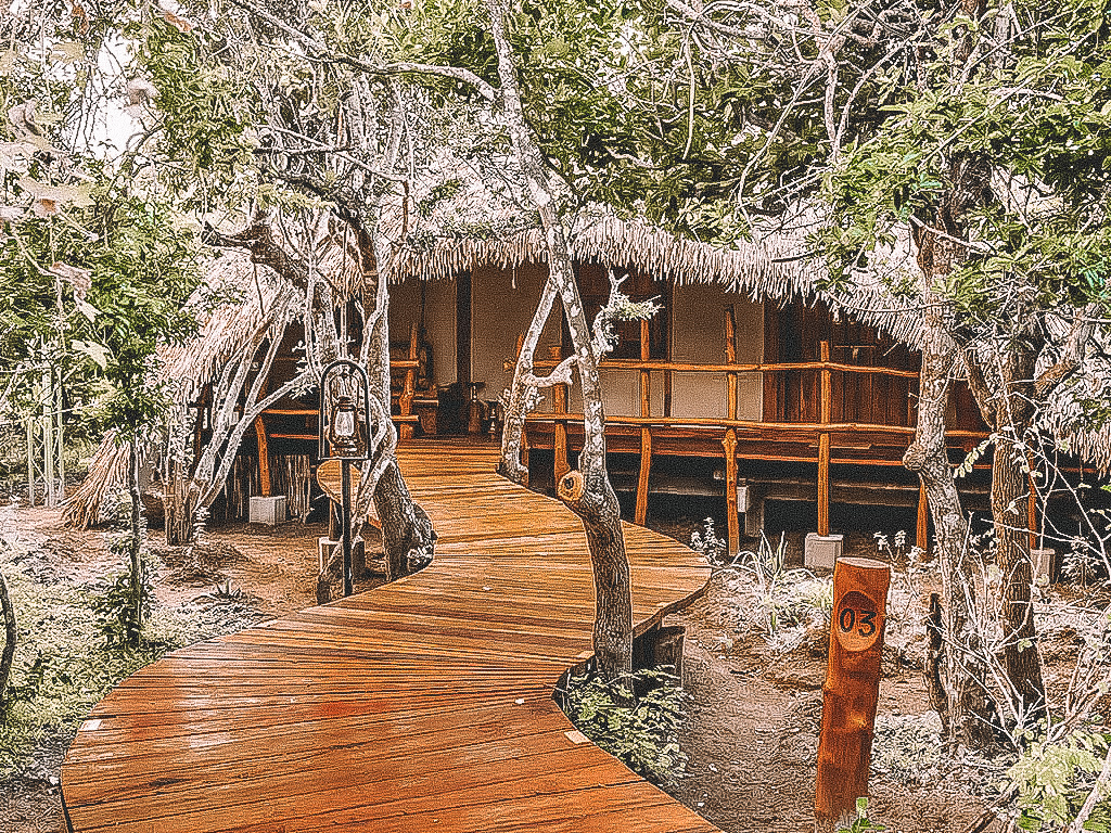 cabin-entrace chena huts luxury 5 star hotel sri lanka